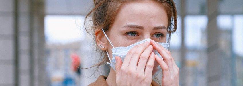 woman wearing face mask